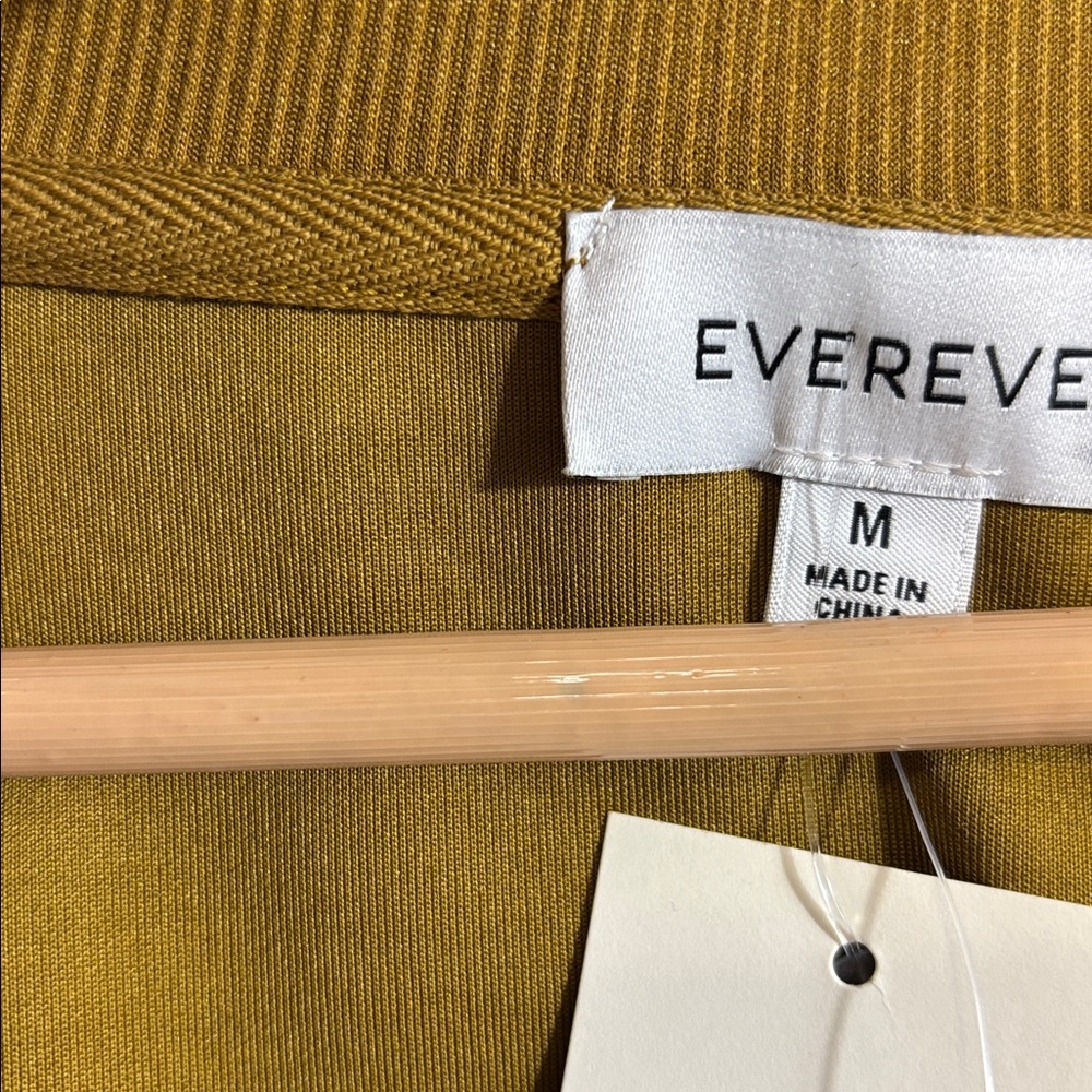 EVEREVE Eva V neck top - Picture 7 of 9